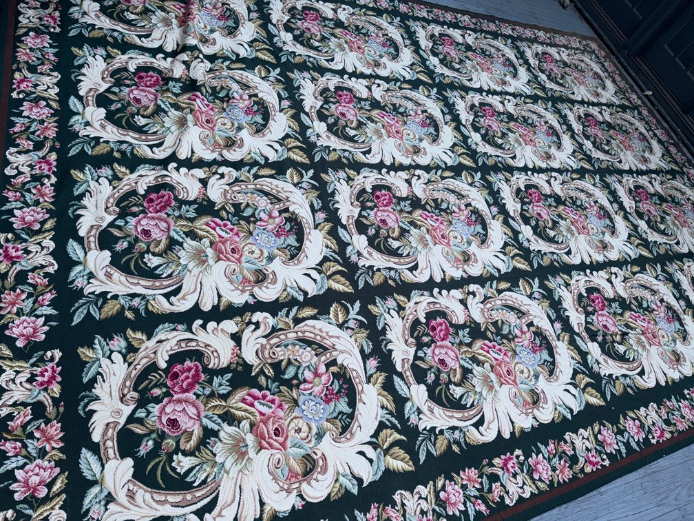 Zone 1-LR- Floral Area Rug