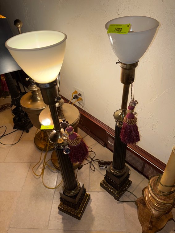 Zone 1-LR- Column Lamps