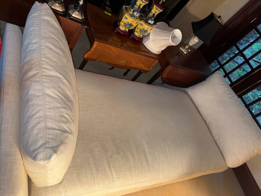Zone 1-LR- Upholstered Daybed