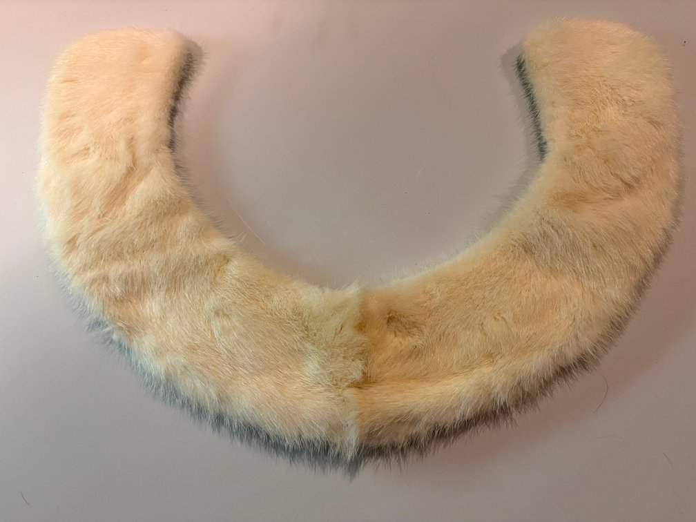 Zone 1-F- Cream Fur Collar