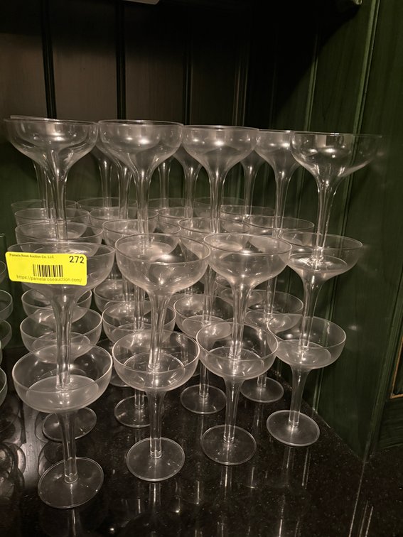 Zone 1-E- Champagne Coupes