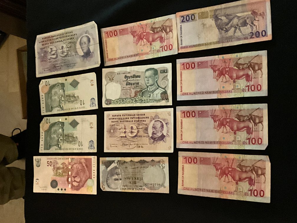 Zone 1-C- World Banknotes