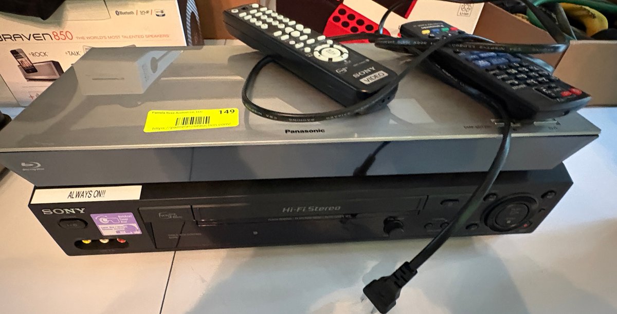 Zone 1-LR- Blu-ray Player and VCR