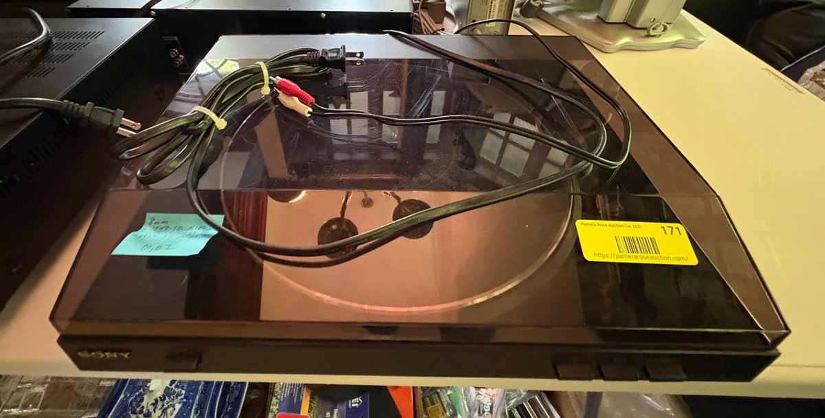 Zone 1-LR- Sony Turntable