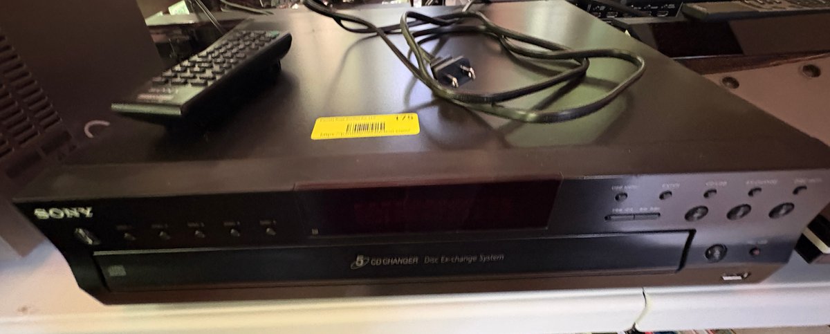 Zone 1-LR- Sony 5 CD Changer