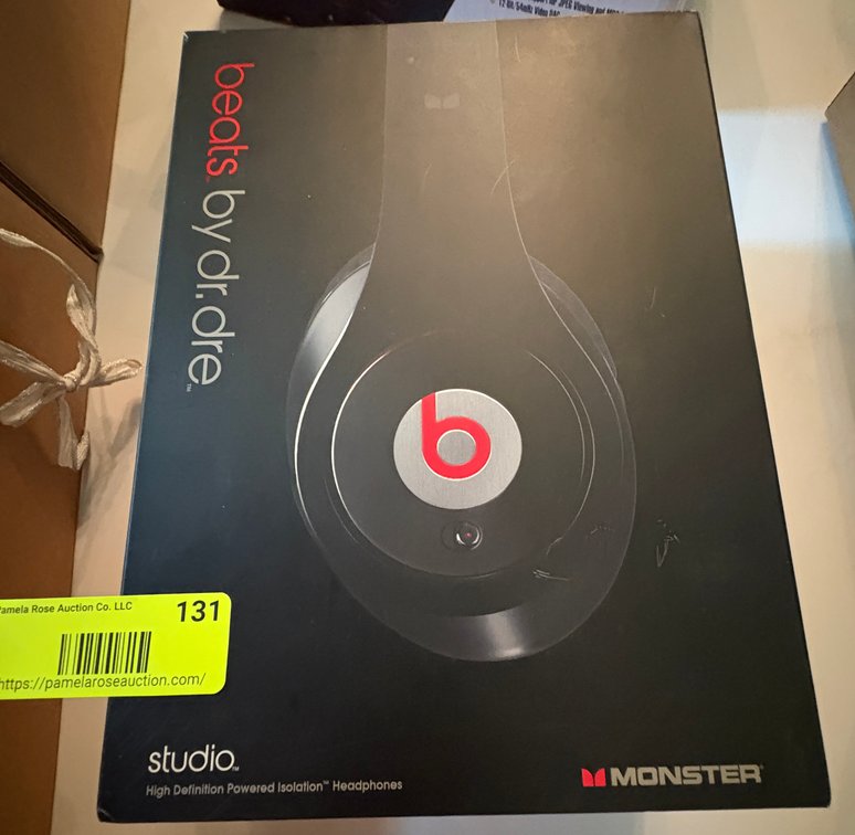 Zone 1-LR- Beats by Dr. Dre Studio Headphones