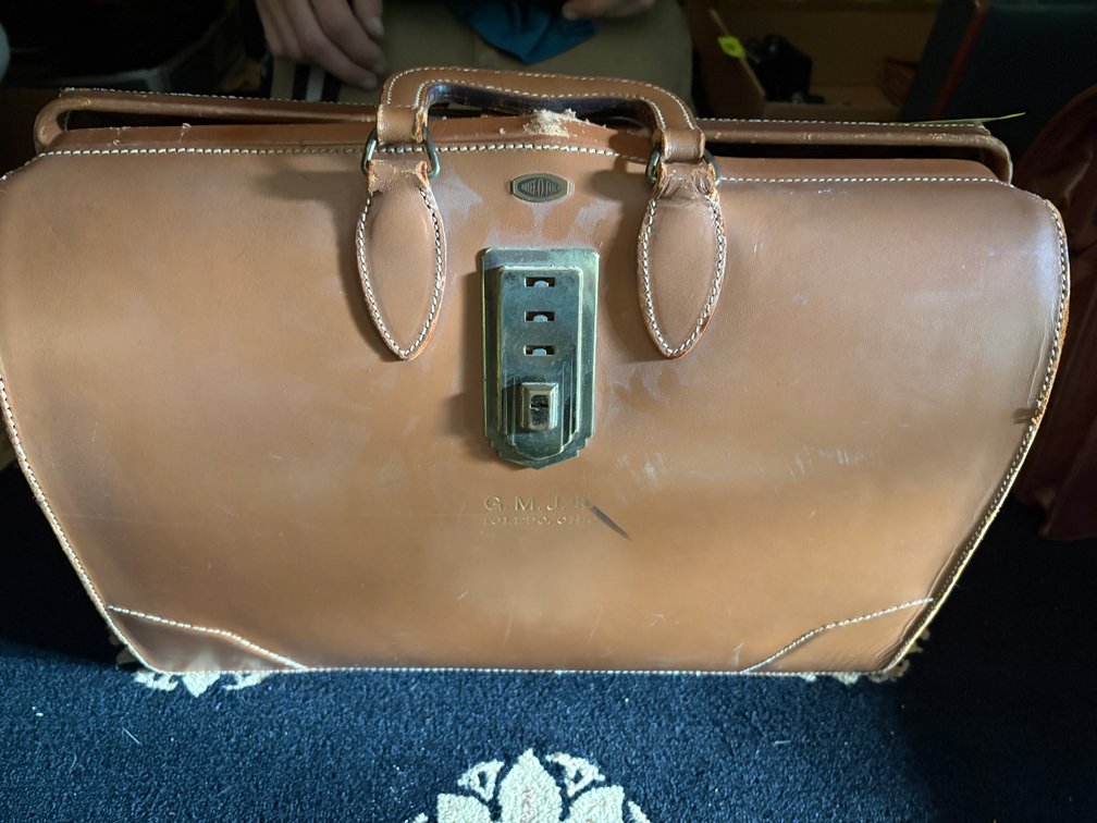 Zone 1-E- Brief-O-Fold Leather Briefcase