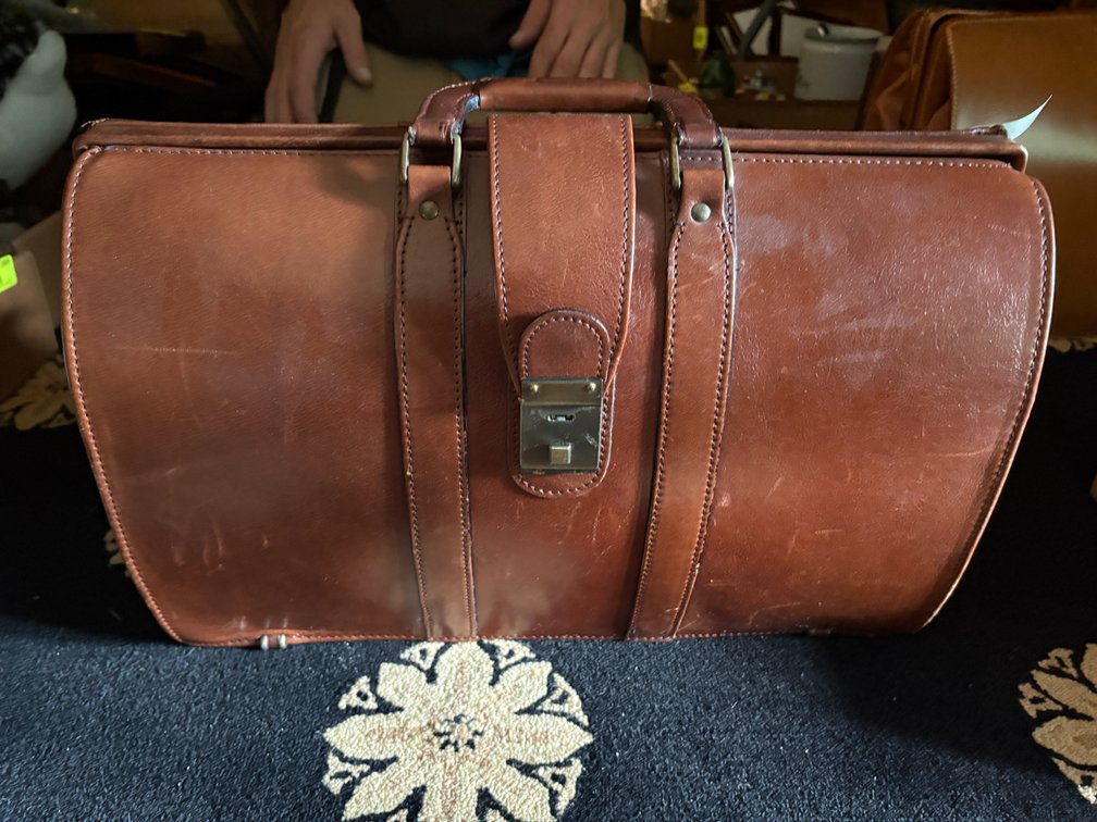 Zone 1-E- Brown Leather Doctor's Style Bag
