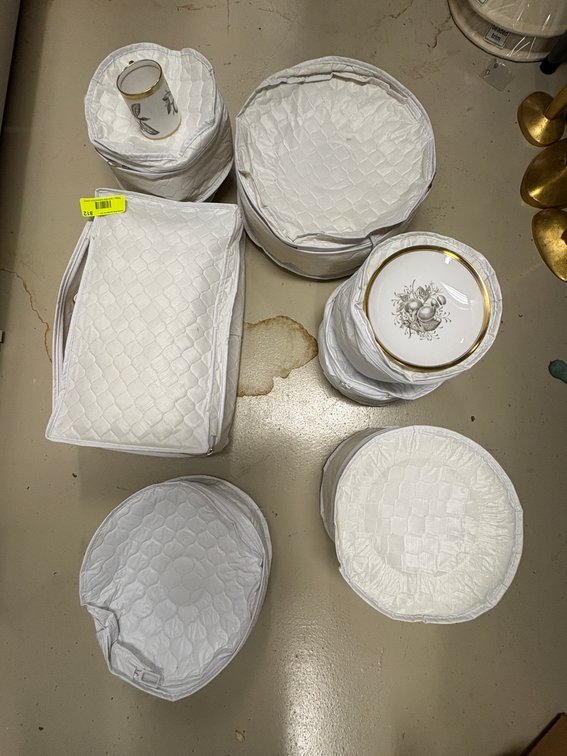 Zone 1-BB- Spode Chatham Bone China Dinnerware