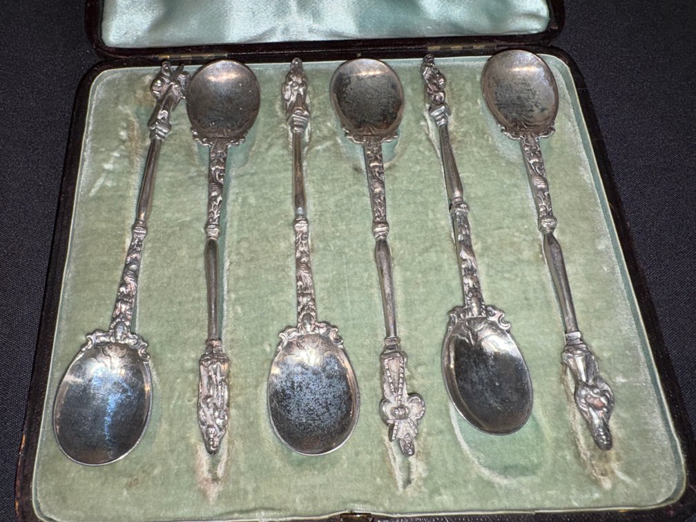 Zone 1-B- British Silver Figural Spoons In Case