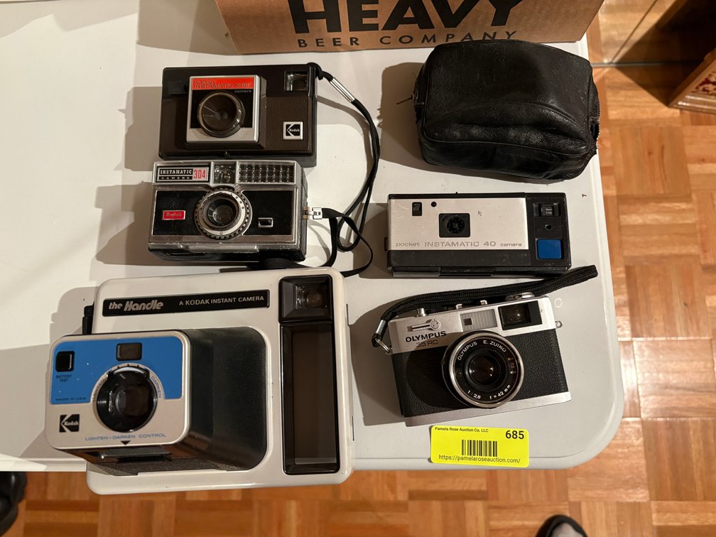Zone 1-B- Assorted Vintage Cameras