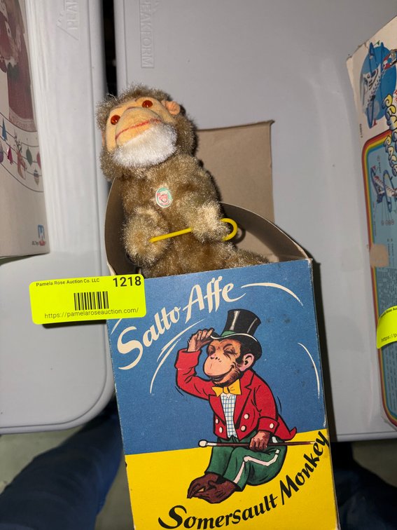 Zone 2-G- Salto-Affe Somersault Monkey Toy