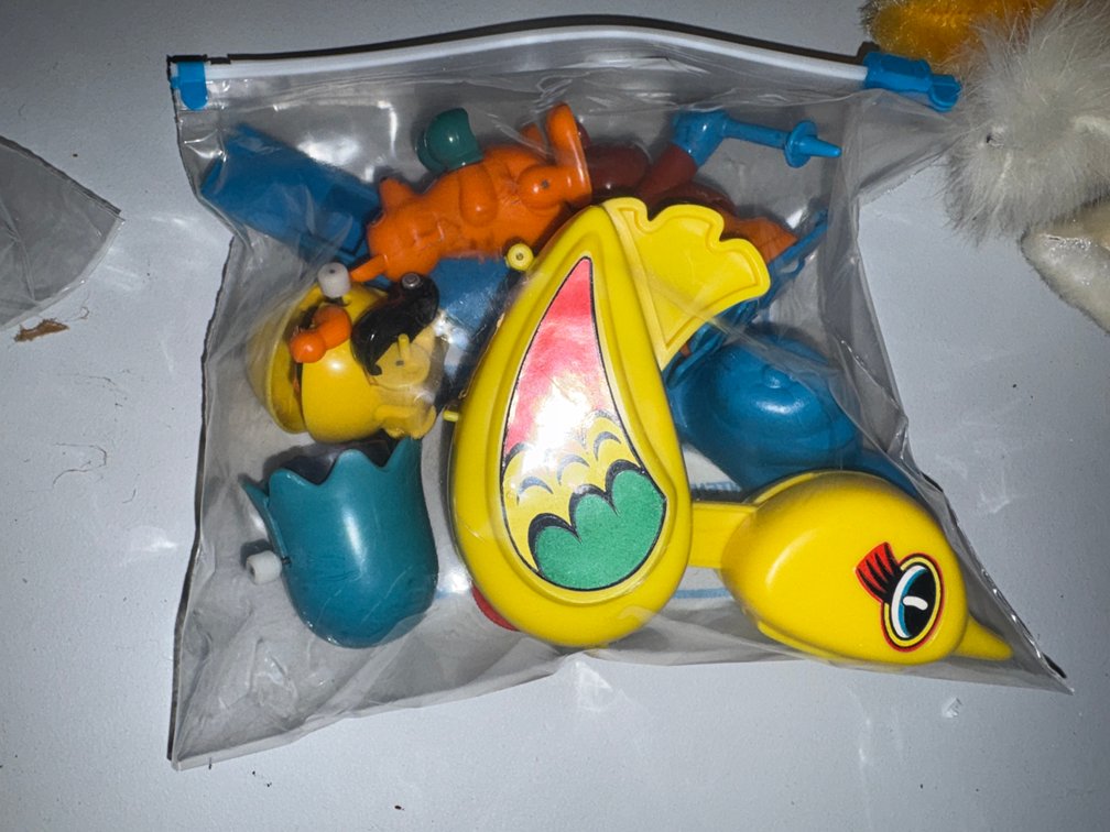 Zone 2-G- Plastic Novelty and Wind-Up Toys