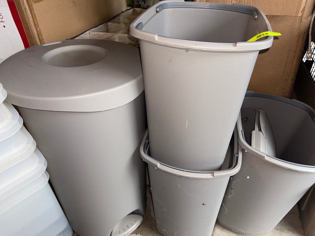 Zone 2-G- Rubbermaid Trash Cans and Bins