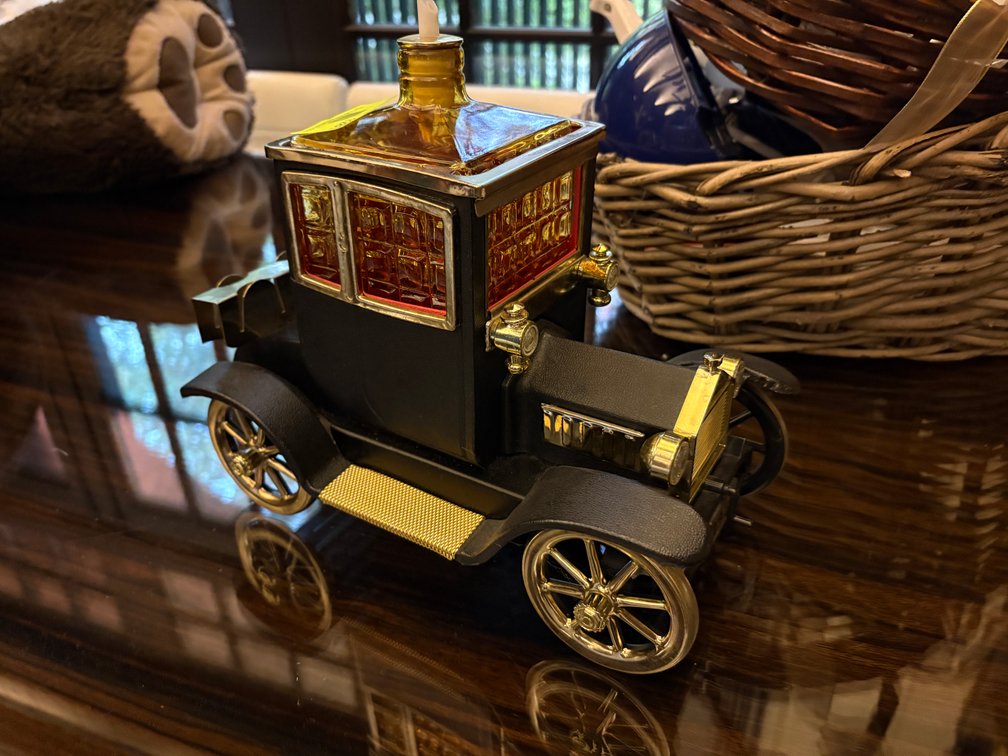 Zone 3-CUP- Novelty Automobile Decanter