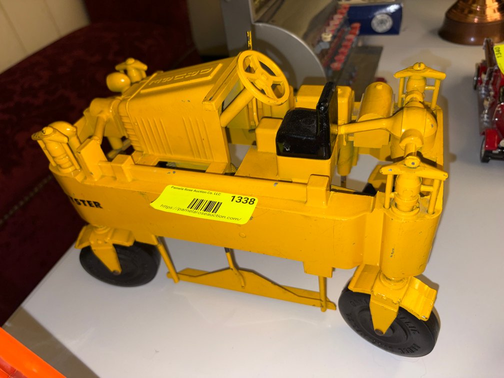 Zone 3-CUP- Doepke Hyster Straddle Carrier Toy