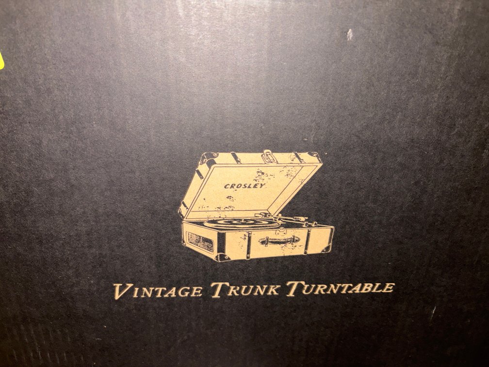Zone 3-CUP- Crosley Vintage Trunk Turntable