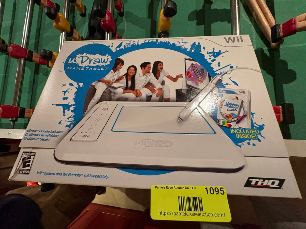 Zone 1-B- THQ uDraw GameTablet Bundle