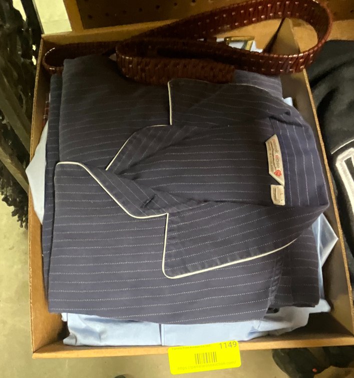 Zone 2-G- Assorted Men's Clothes