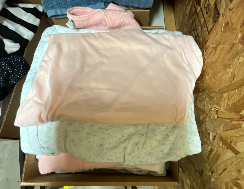 Zone 2-G- Assorted Women's Clothes