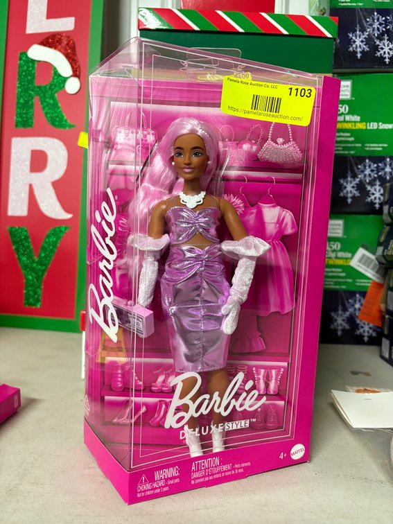 Barbie Deluxe Style Fashion Doll