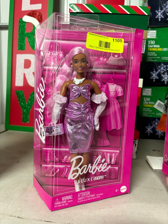Barbie Deluxe Style Fashion Doll