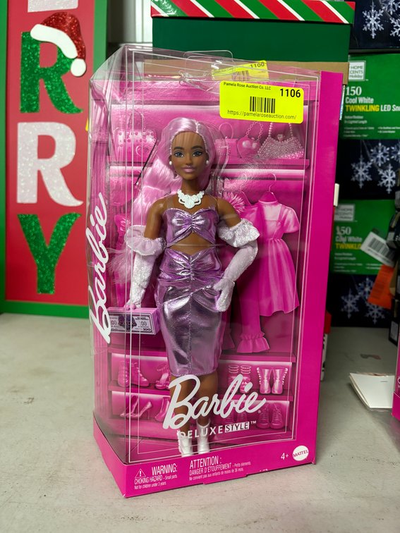 Barbie Deluxe Style Fashion Doll