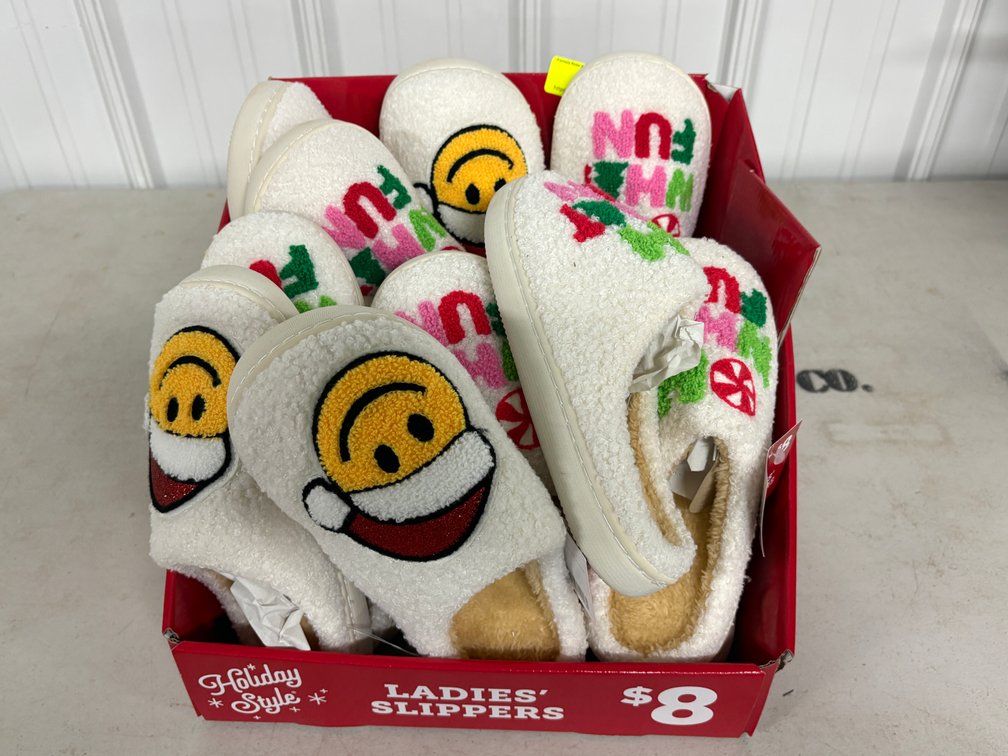 Holiday Style Ladies' Slippers