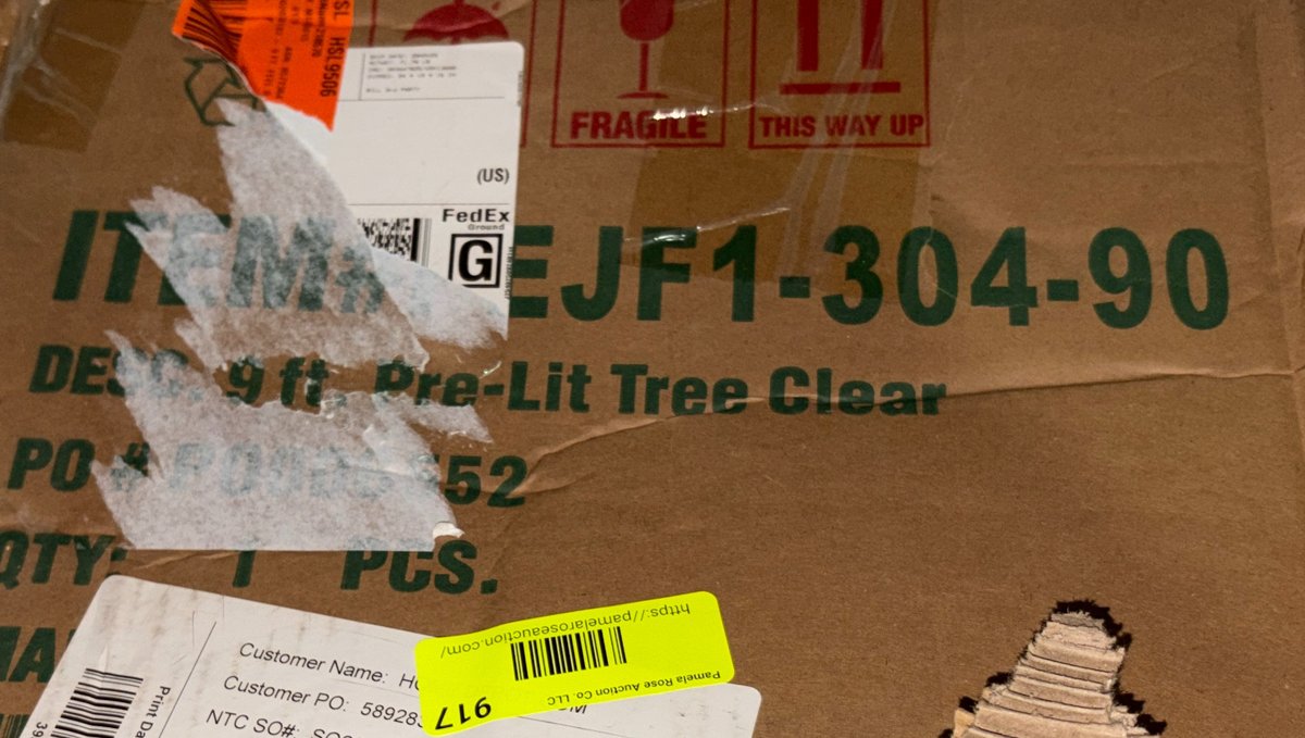 National Tree Company 9 ft Pre-Lit Tree