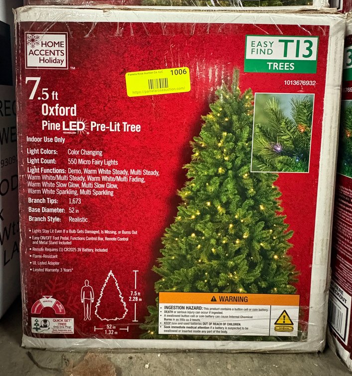 Home Accents 7.5 ft Christmas Tree