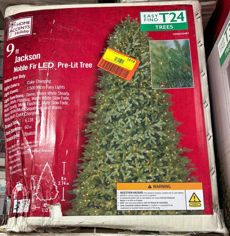 Home Accents Holiday 9 ft Pre-Lit Tree
