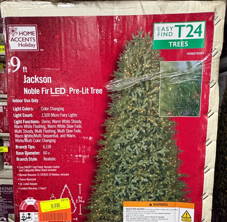 Home Accents Holiday 9 ft Pre-Lit Tree