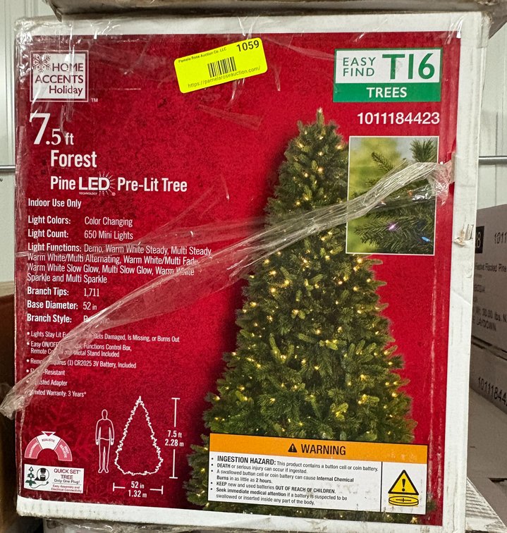 Home Accents 7.5 ft Pre-Lit Tree