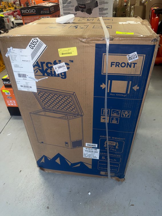Artic King 5.1 Cu Ft Black Chest Freezer