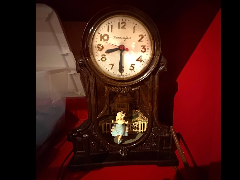Zone 1-B- Novelty Mantel Clock