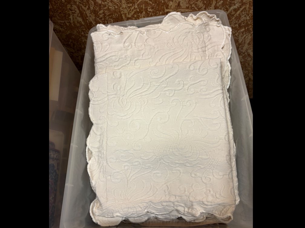 Zone 3-CUP- Tote Of Linens