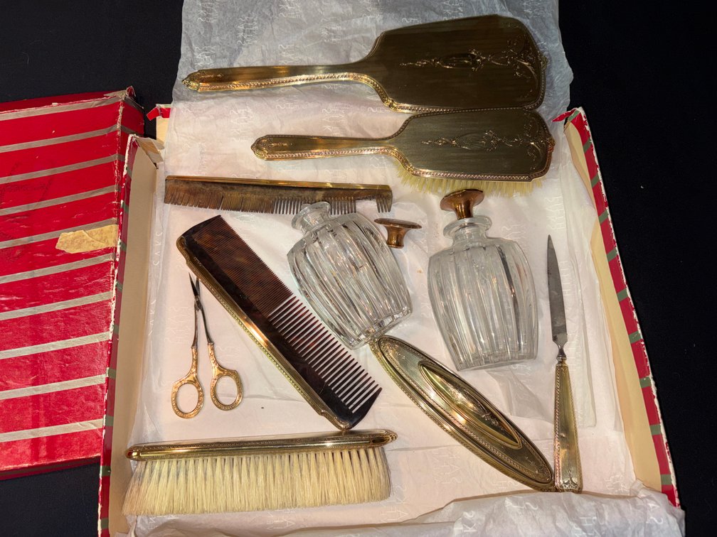 Zone 1-(10) Pieces Of 14KT Gold Men’s Dressing Items