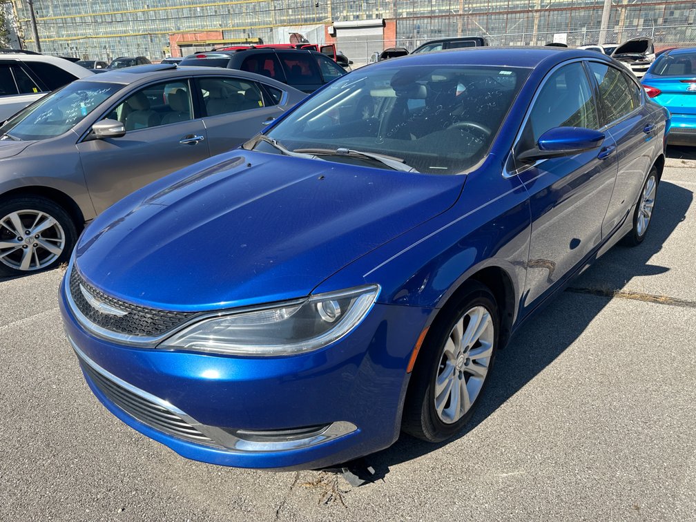 2015 Blue Chrysler 200