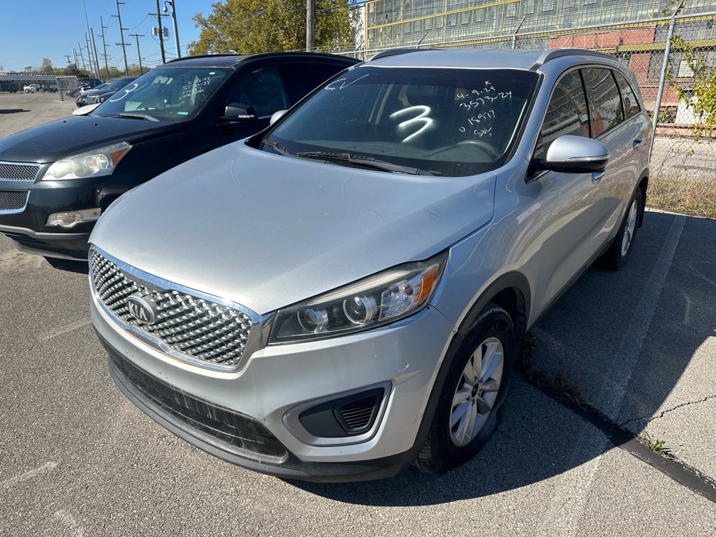2016 Silver Kia Sorento