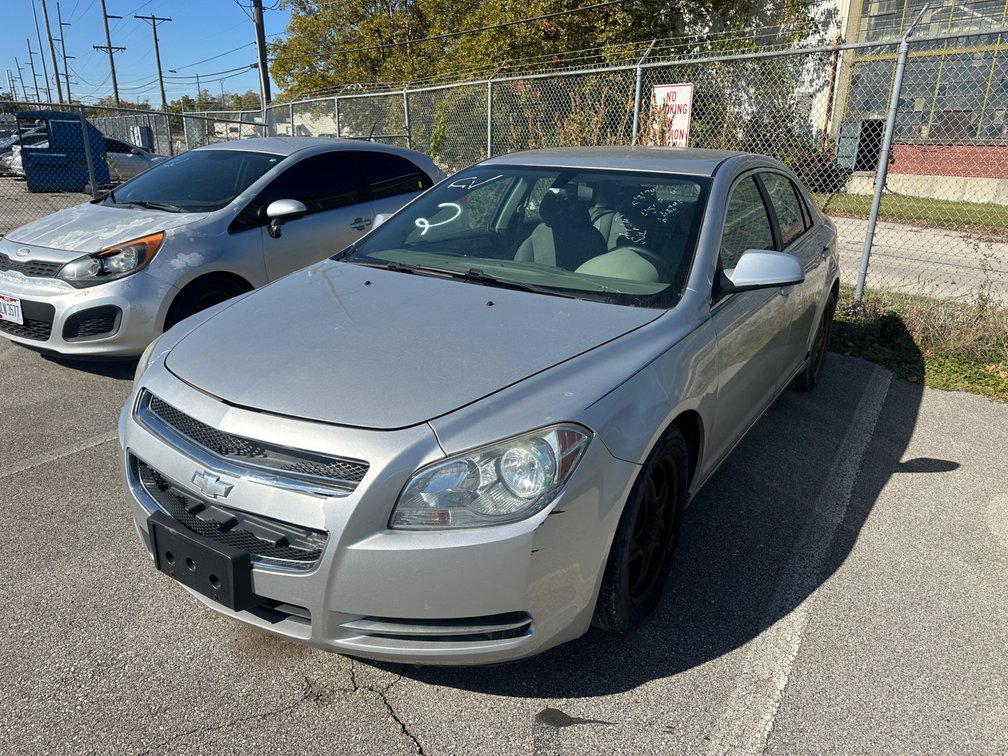 2010 Silver Chevrolet Malibu
