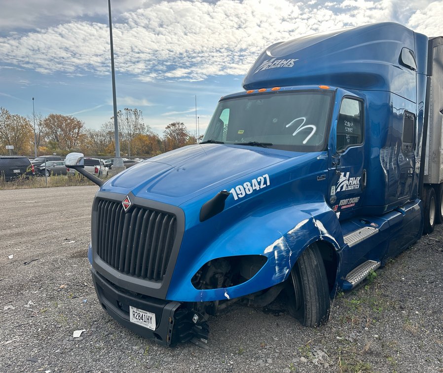 2019 Blue International LT625 Truck