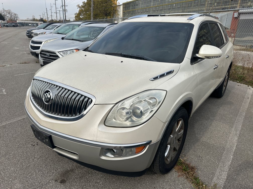 2008 White Buick Enclave