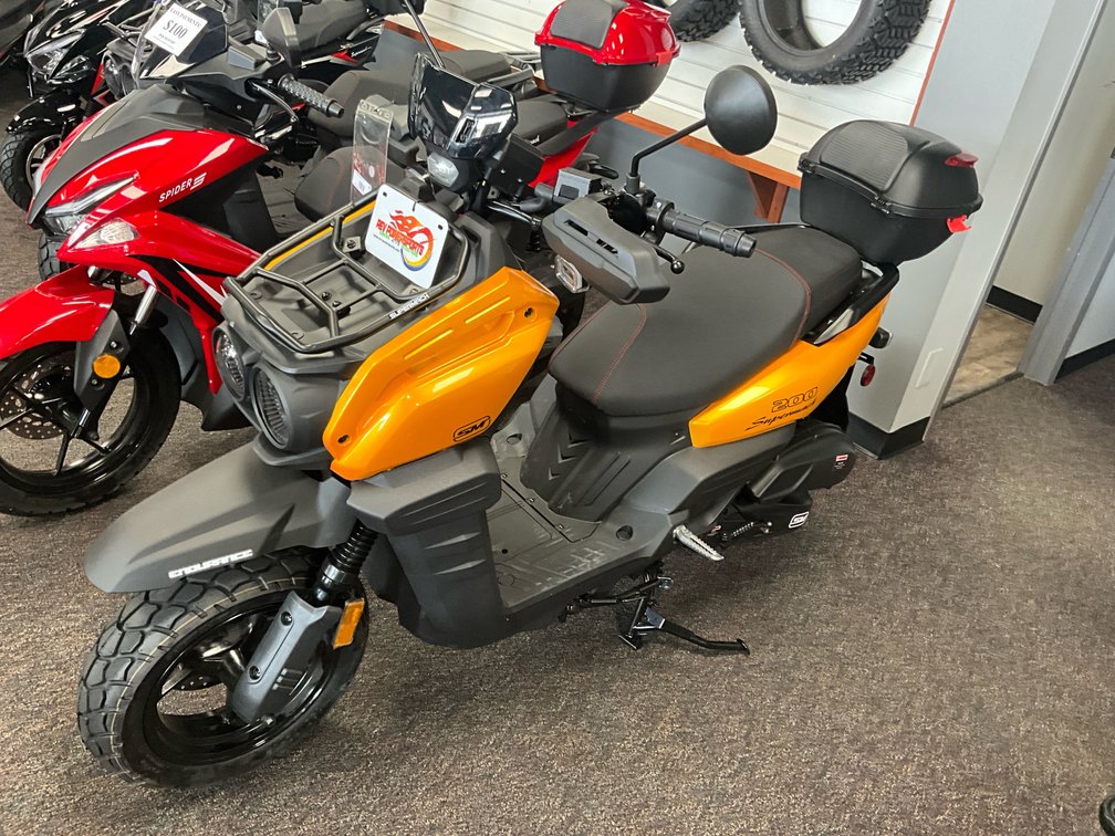 SuperMach Tank-200 Motor Scooter 168cc Gold
