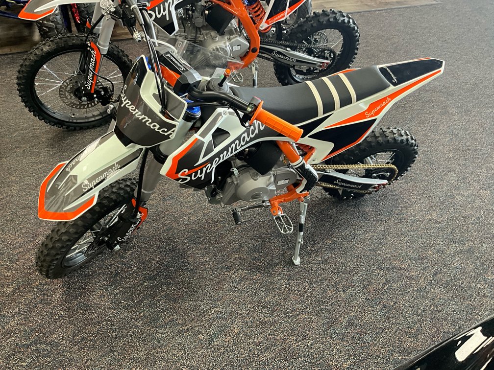 SuperMach MR22 Dirt Bike 110cc Black/Orange