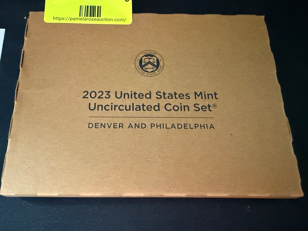 2023  United States Mint Uncirculated Coin Set Denver & Philadelphia Unopened Silver