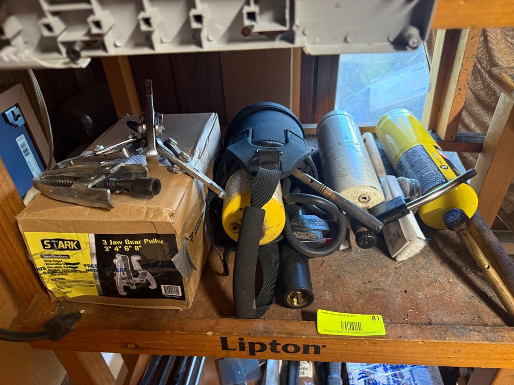 B1- Gear Puller, Torches, Torch Tanks