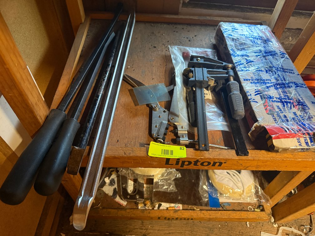 B1 -Clamps & Prybars