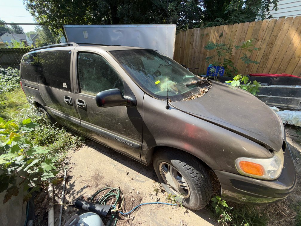 O- 2003 Chevrolet Venture Van