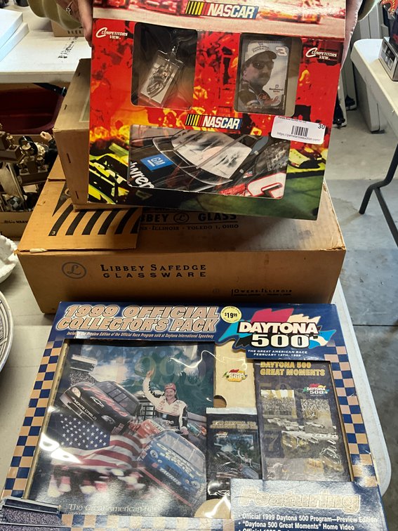 1999 Official Collector's Pack Daytona 500 & NASCAR Dale Earnhardt Collector Pack