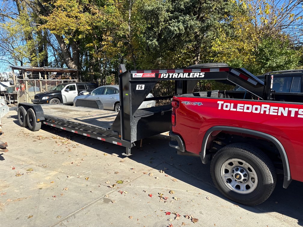 O- 2025 PJ Trailers Bulldog Goose Neck Half Tilt Trailer